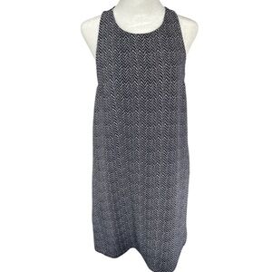 GAP patterned dress with key hole detail in the back